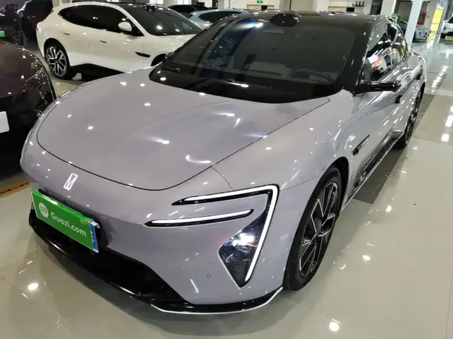 Avatr 06 2025 Ultra Pure Electric Edition