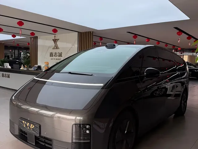 Li Auto MEGA 2024 Ultra