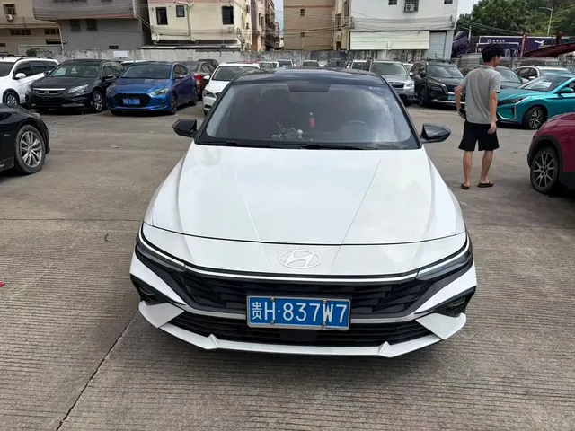 Hyundai Elantra 2023 1.5L CVT GLX Elite Edition
