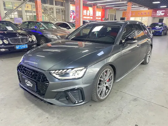 Audi A4 (Import) 2023 Model Avant 40 TFSI Fashion Sport Version