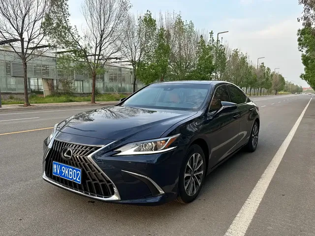 Lexus ES 2022 300h Excellence Edition