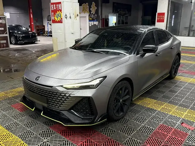 Changan UNI-V 2023 2.0T Sharp Speed Edition
