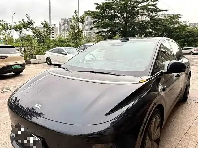 Li Auto i6 2025 4WD Base Model