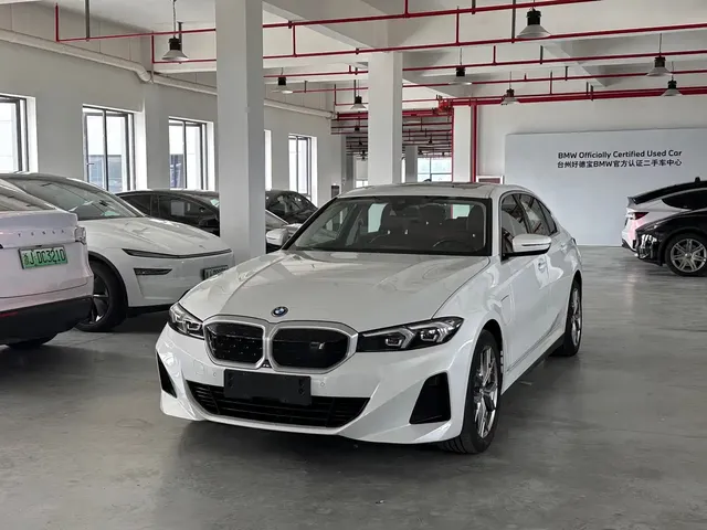 BMW i3 2022 eDrive 35 L