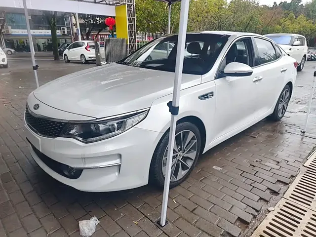 Kia K5 2017 Model 2.0L Automatic 15th Anniversary Special Edition LUX