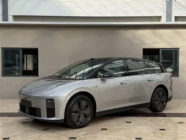 Li Auto i6 2025 2WD Base Model