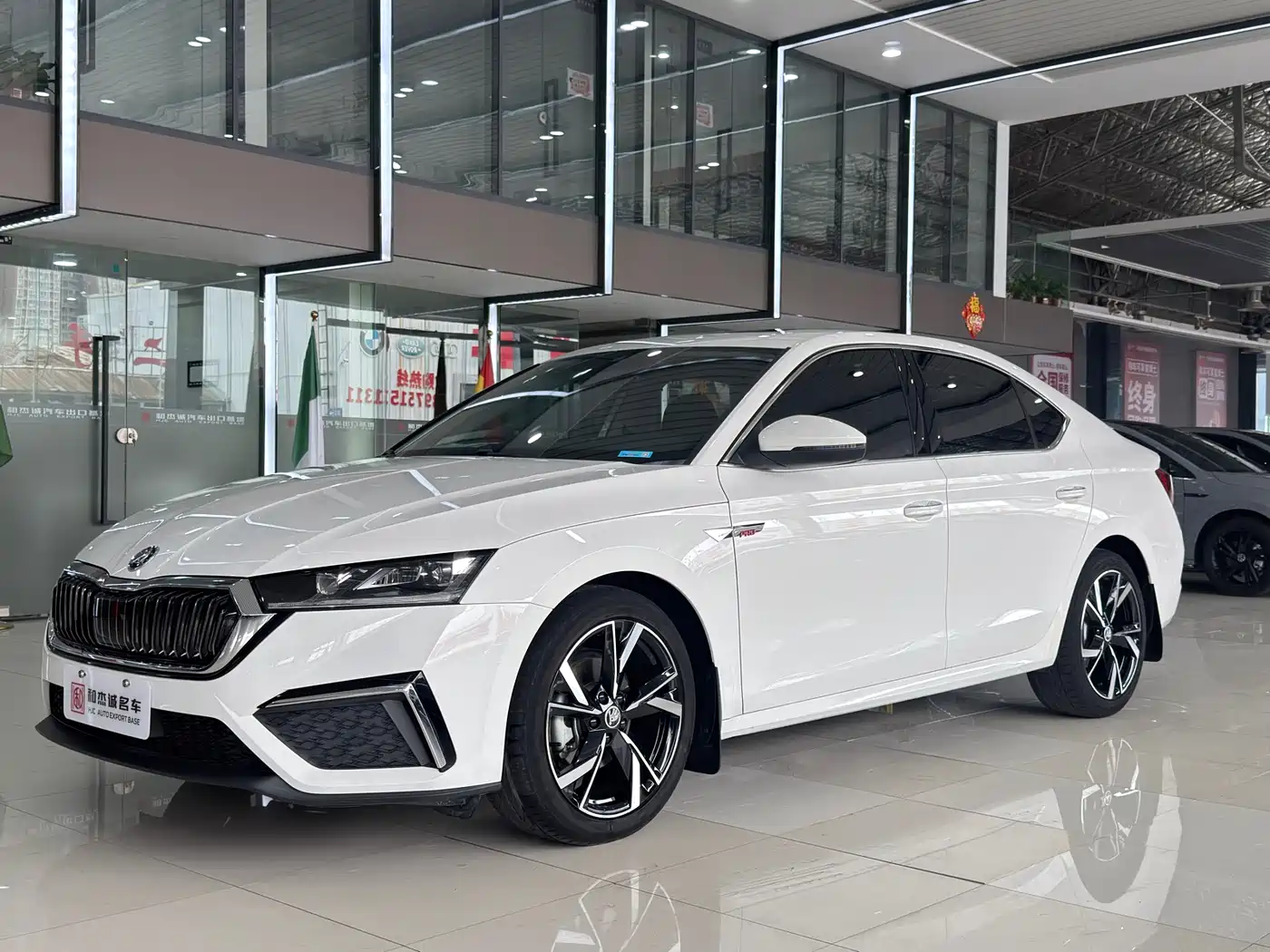 Škoda Octavia 2022 PRO TSI280 Luxury Edition