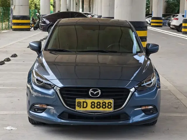 Mazda 3 Axela 2017 Sedan 1.5L Automatic Luxury China V
