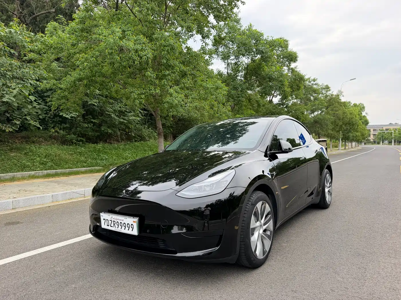 Tesla Model Y 2022 Facelift Rear-Wheel Drive Version