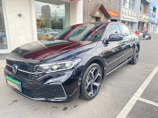 Volkswagen Passat 2023 Facelift 330TSI Luxury Edition