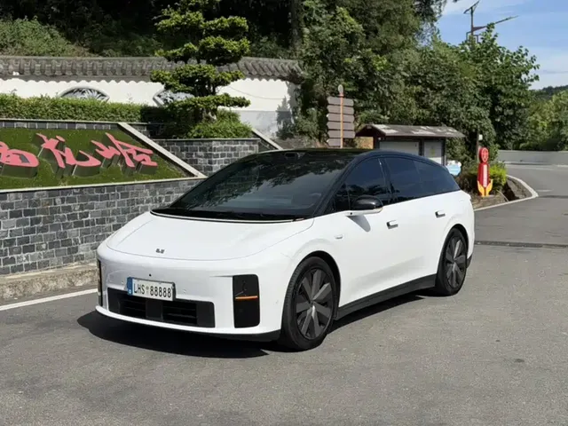 Li Auto i6 2025 4WD Base Model