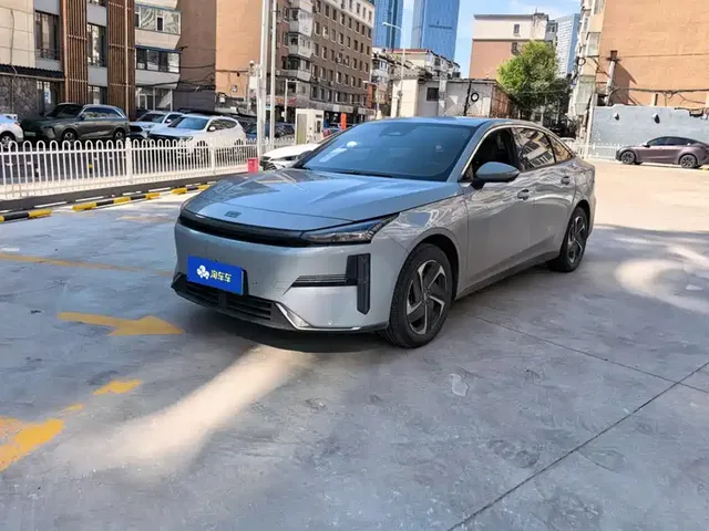 Geely Galaxy L6 2025 EM-i 140km Explorer+ Edition