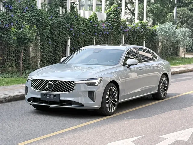 Volvo S90 2026 B5 Zhiya Luxury Edition