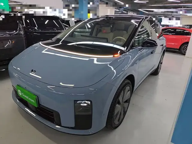 Li Auto Li i8 2025 Standard Edition