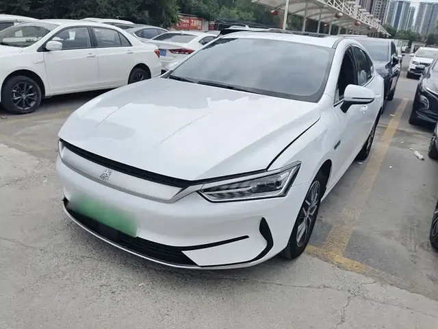 BYD Qin PLUS 2021 EV 400KM Luxury Model