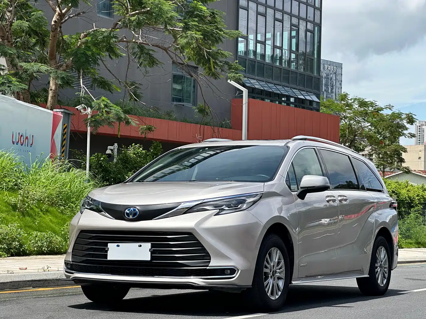Toyota Sienna 2021 2.5L Hybrid Comfort Edition
