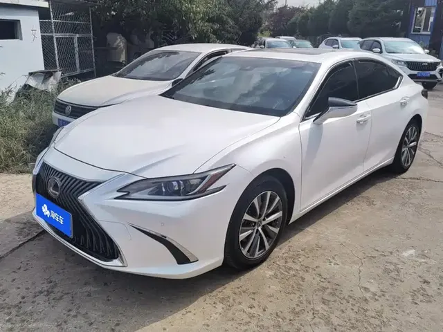 Lexus ES 2018 260 Excellence Edition China V