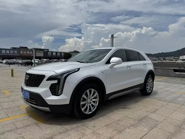 Cadillac XT4 2021 28T FWD Premium Edition