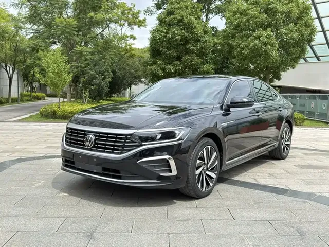Volkswagen Passat 2025 Outstanding 380TSI Dragon Soaring Edition