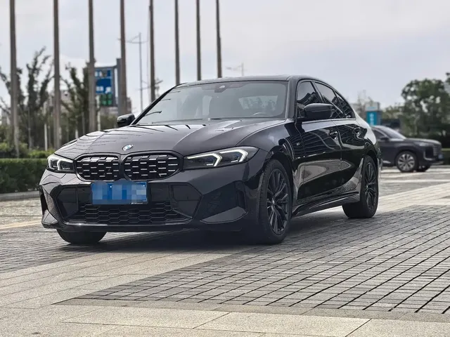 BMW 3 Series 2023 330i M Sport Shadow Edition