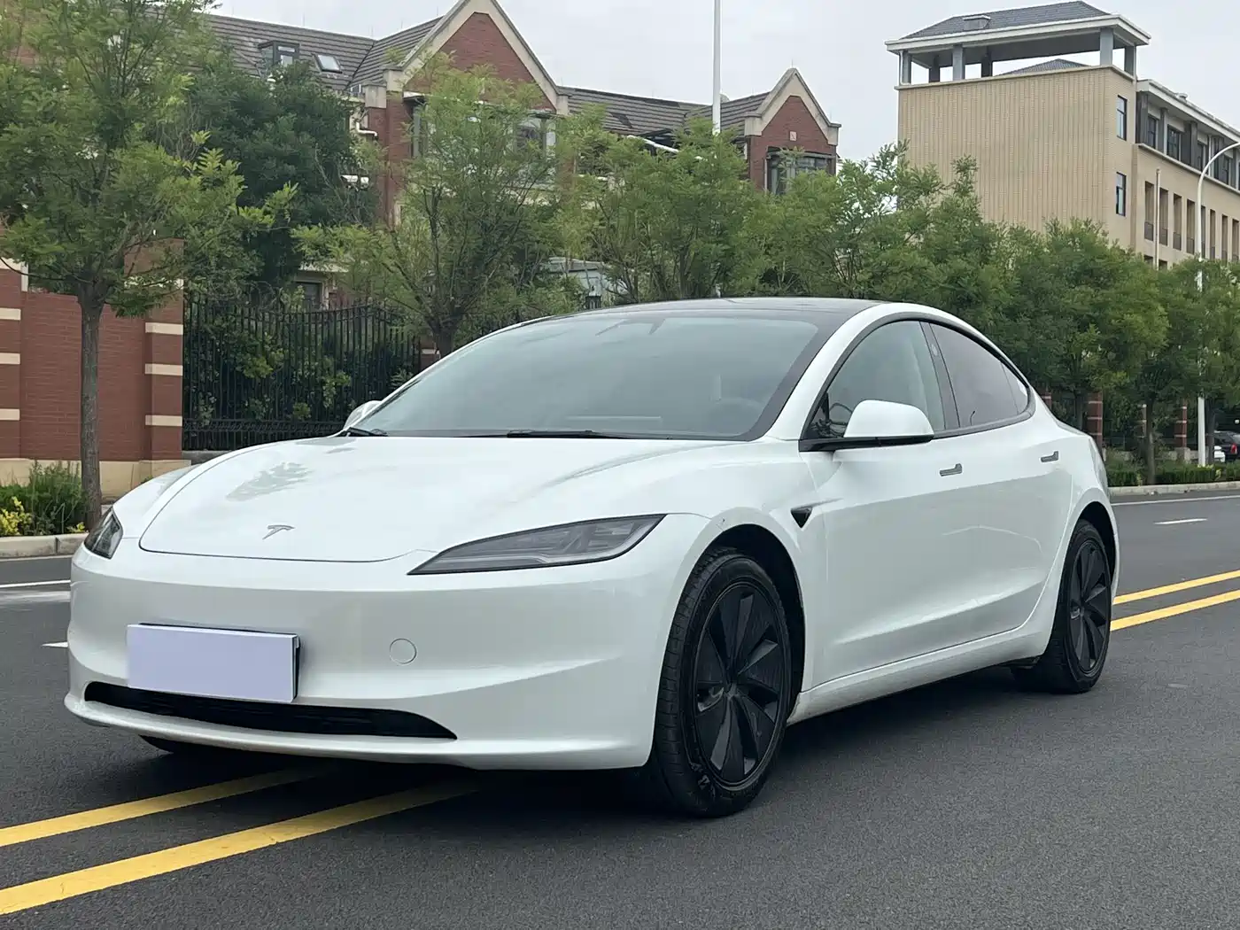 Tesla Model 3 2025 Long Range All-Wheel Drive