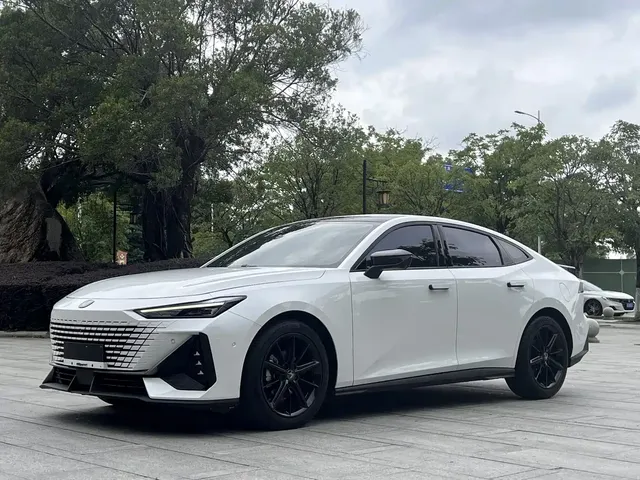 Changan UNI-V 2022 1.5T Premium Model