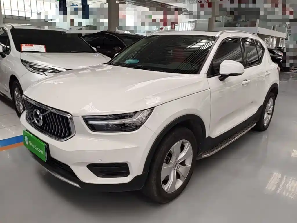 Volvo XC40 2022 Model T4 AWD Smart Drive Fashion Edition
