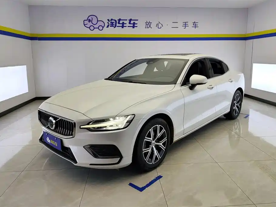 Volvo S60 2025 B4 Smart Luxury Edition