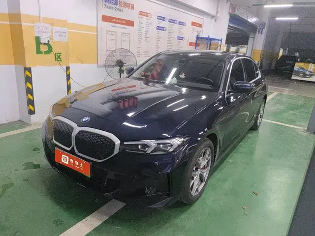 BMW i3 2025 eDrive 35 L