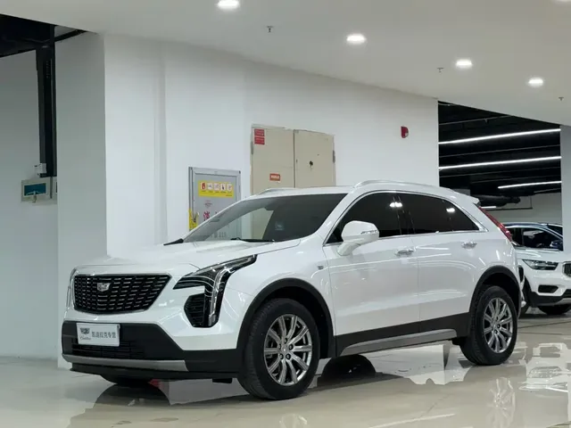 Cadillac XT4 2021 28T FWD Premium Edition