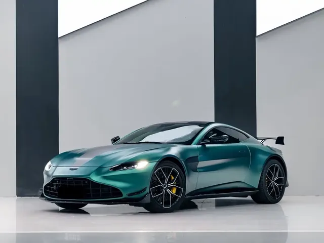 Aston Martin V8 Vantage 2020 4.0T V8 Coupe
