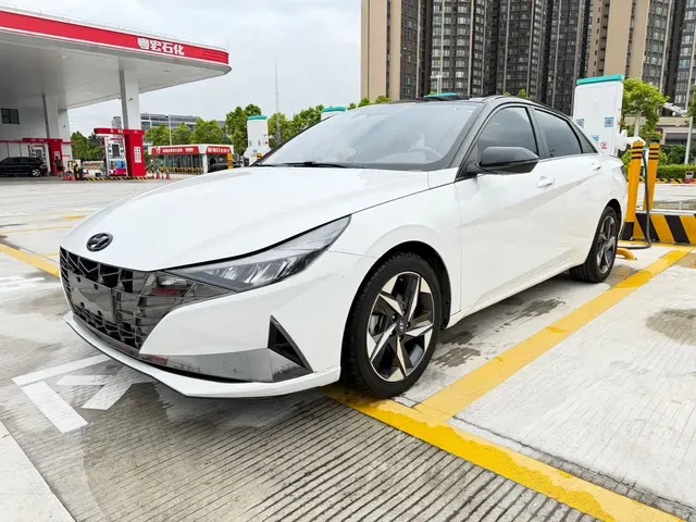 Hyundai Elantra 2022 240TGDi DCT LUX Premium Edition