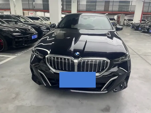BMW 5 Series 2024 525Li M Sport Package
