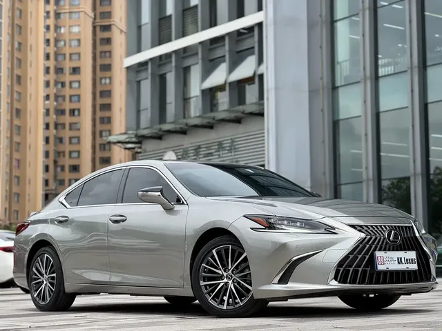 Lexus ES 2022 300h Ultimate Edition