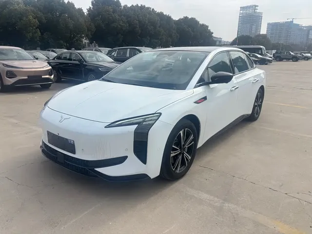Hongqi EH7 2024 Model 820 Pro