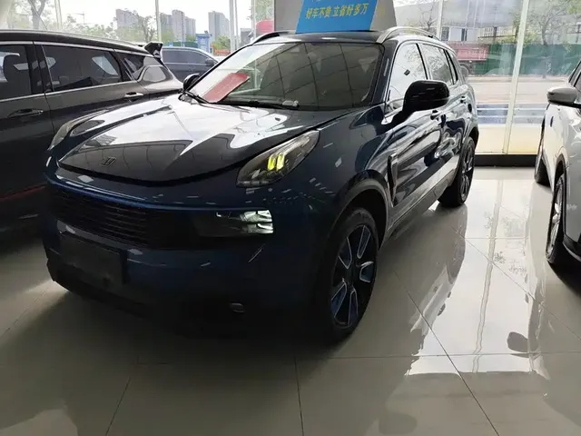 Lynk & Co 01 2017 2.0T 2WD Pro Shine Edition