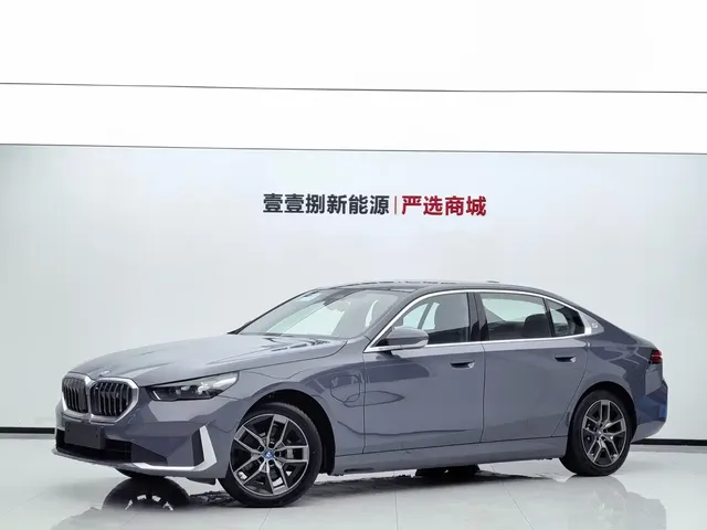 BMW i5 2025 eDrive 35L Luxury Package