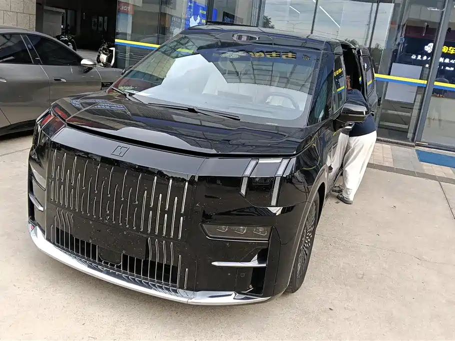 ZEEKR 009 2024 7-seat Aisle AWD 140kWh