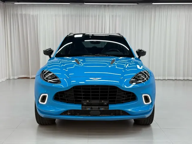 Aston Martin DBX 2022 3.0T STRAIGHT-SIX