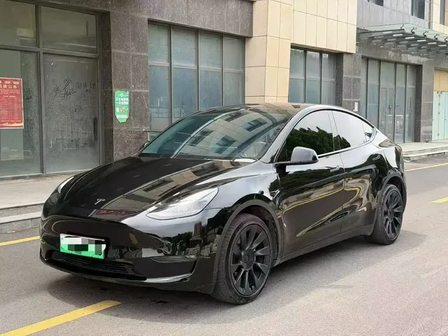 Tesla Model Y 2023 Long Range All-Wheel Drive Edition