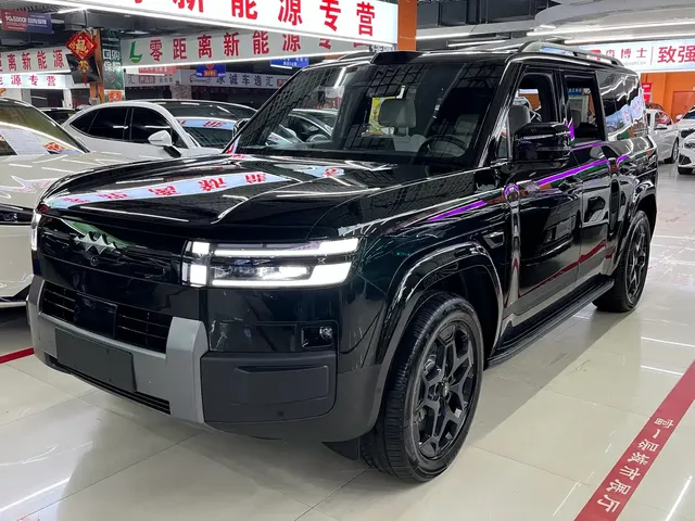 Fang Cheng Bao Titanium 7 2025 AWD Base Model