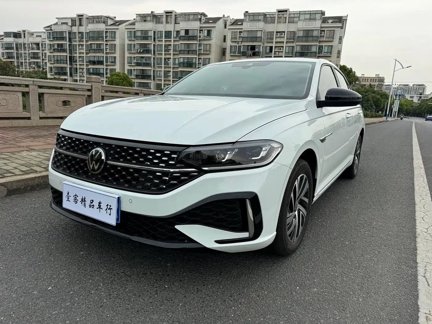 Volkswagen Lavida 2024 Model 300TSI DSG Starlight Leading Edition