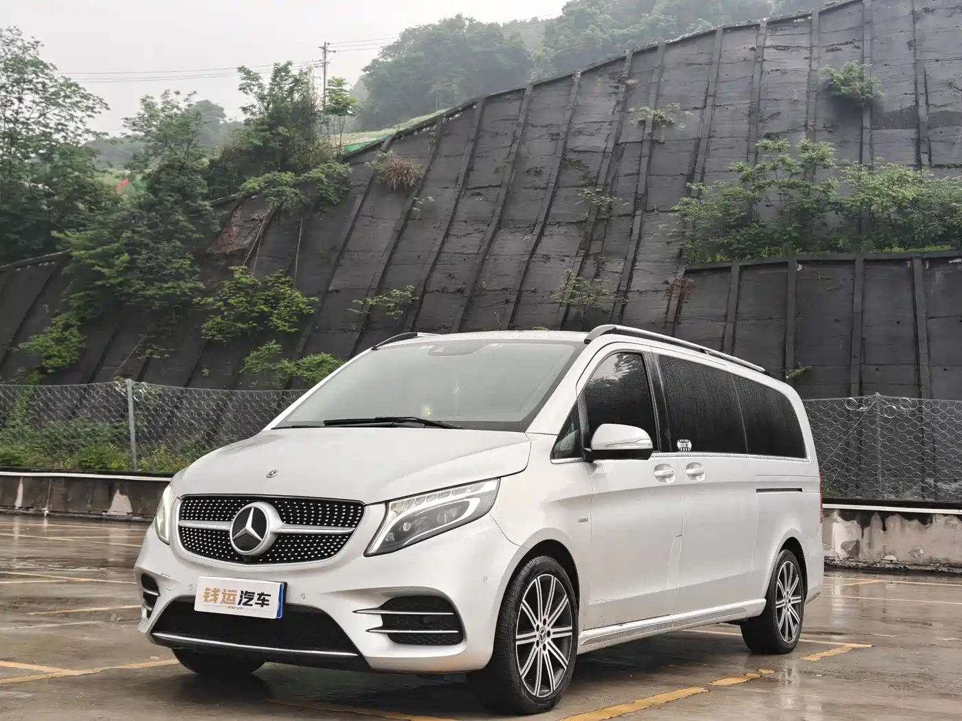 Mercedes-Benz V-Class 2022 V 260 L Long Wheelbase Luxury Edition