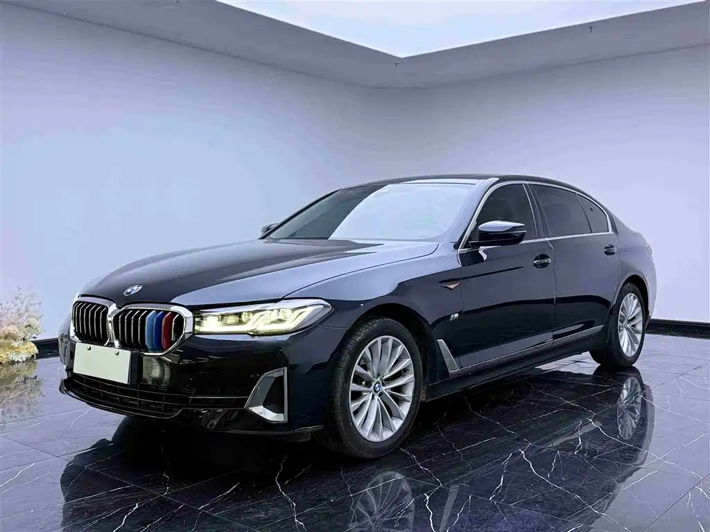 BMW 5 Series 2022 525Li Luxury Package