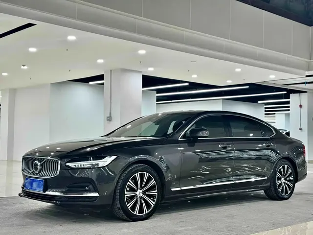 Volvo S90 2021 Model B5 Momentum Luxury Edition
