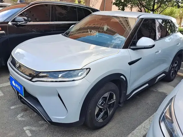 BYD Yuan UP 2024 401KM Leading Edition