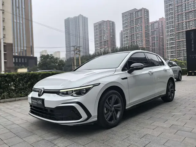 Volkswagen Golf 2023 Model 280TSI DSG R-Line