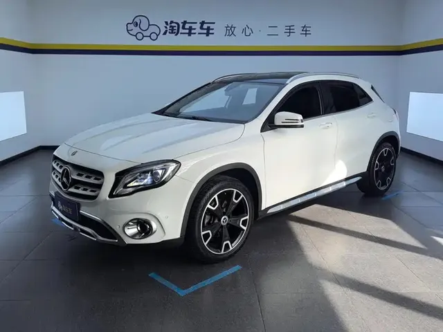 Mercedes-Benz GLA 2017 GLA 220 4MATIC Fashion