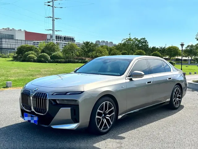 BMW 7 Series 2023 Model 735Li M Sport Package