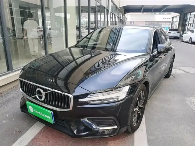 Volvo S60 2022 B4 Smart Comfort Luxury Edition